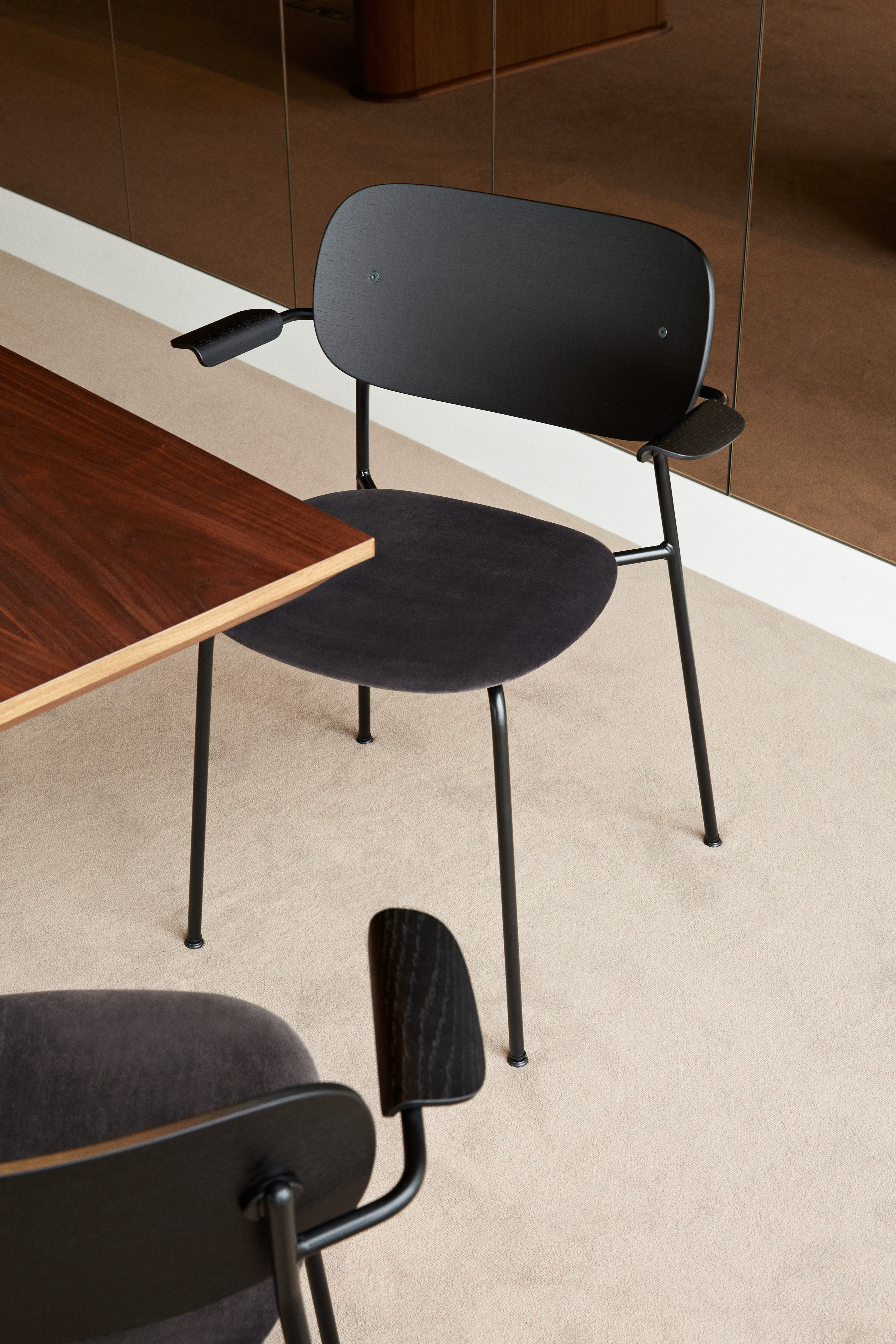 De Co Chair die Els in samenwerking met Norm Architects ontwikkelde voor fabrikant Menu.